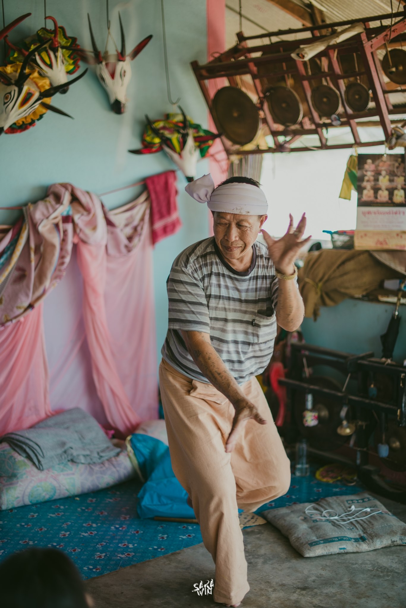 เฮือนกล๋องป้อเฒ่าวิ