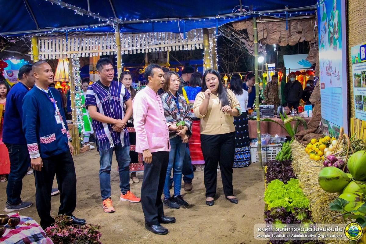 อบต.ม่อนปิ่น ร่วมจัดซุ้มนิทรรศการ และออกบูธแสดงสินค้า ผลิตภัณฑ์ตำบลม่อนปิ่น ปี 2566