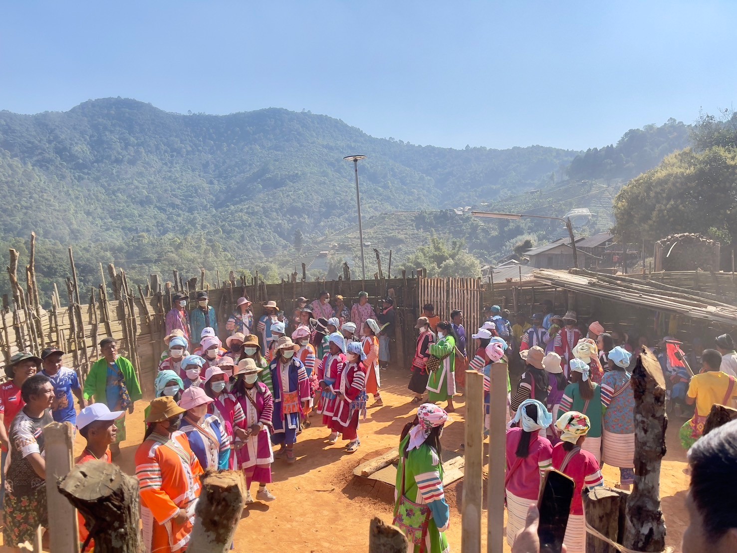 ร่วมงานประเพณีกินวอ (ปีใหม่ของชาวเขาเผ่าลาหู่) บ้านขอบด้ง หมู่14