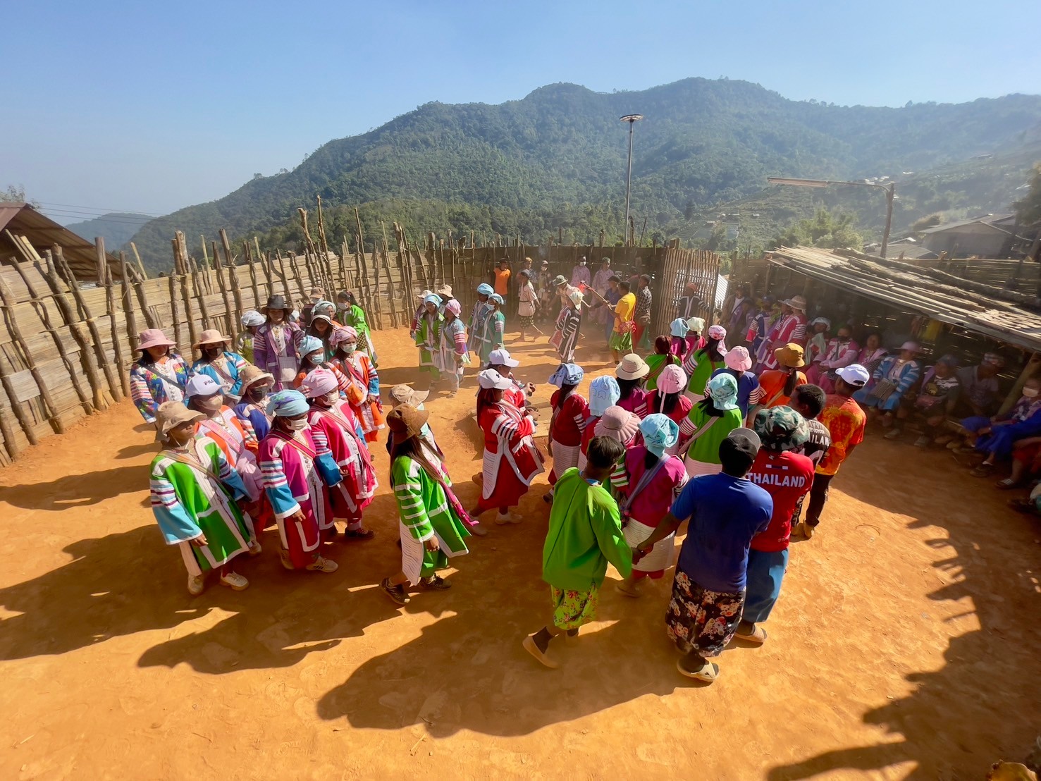 ร่วมงานประเพณีกินวอ (ปีใหม่ของชาวเขาเผ่าลาหู่) บ้านขอบด้ง หมู่14