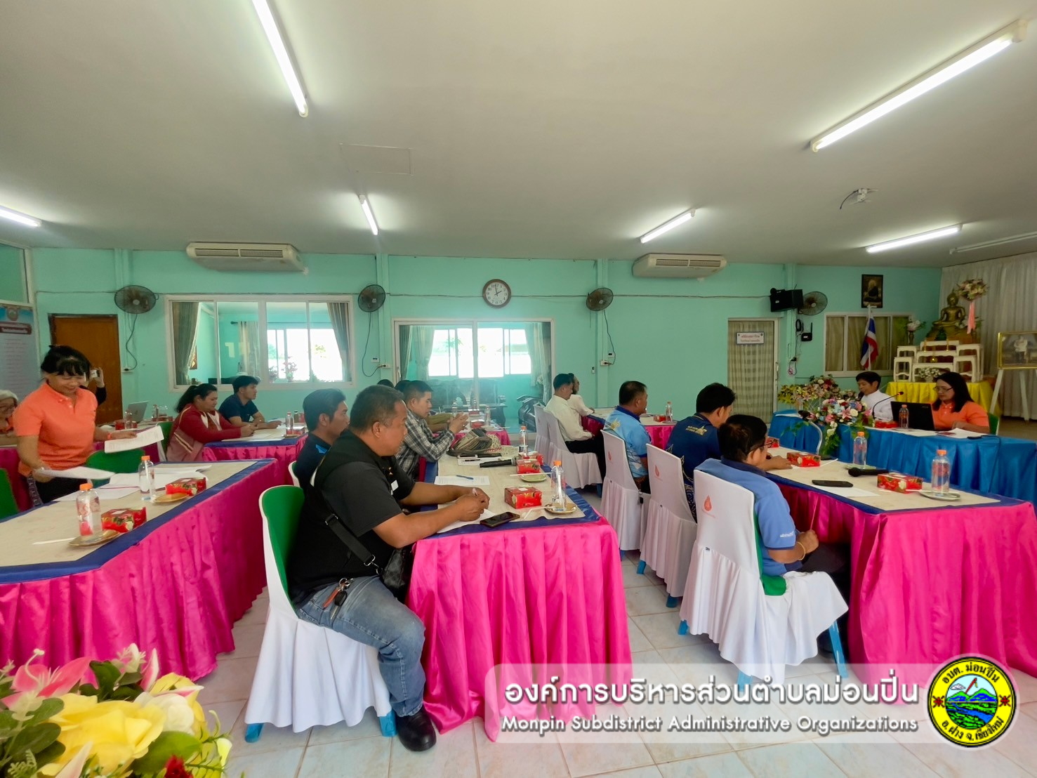 ประชุมคณะกรรมการสถานศึกษา  ณ โรงเรียนบ้านม่อนปิ่น