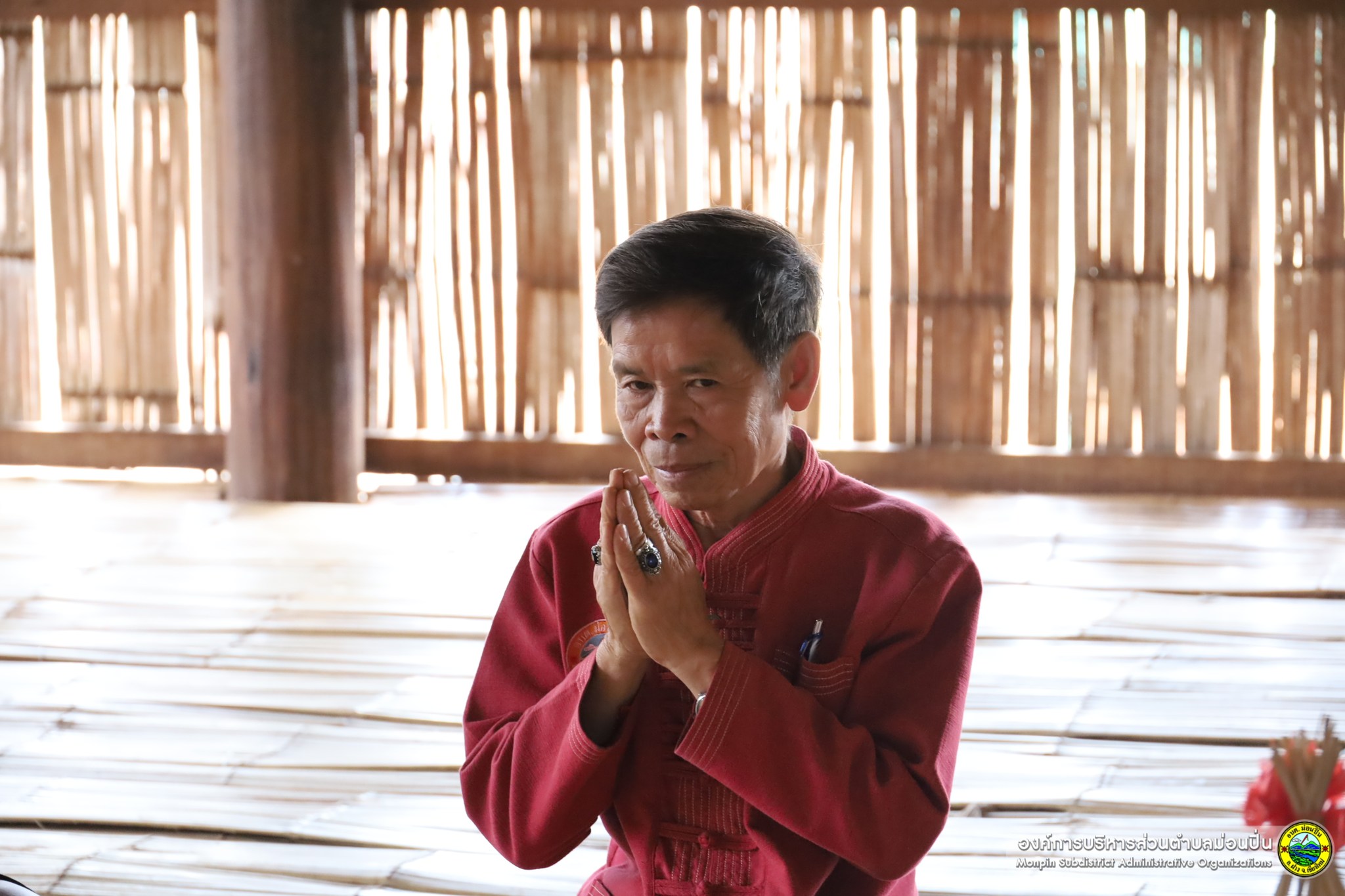 พิธีรดน้ำ-ดำหัว ผู้สูงอายุเนื่องในประเพณีปี๋ใหม่เมือง และ พิธีแซก่อเว ณ วัดบ้านหนองไผ่ หมู่15 ต.ม่อนปิ่น