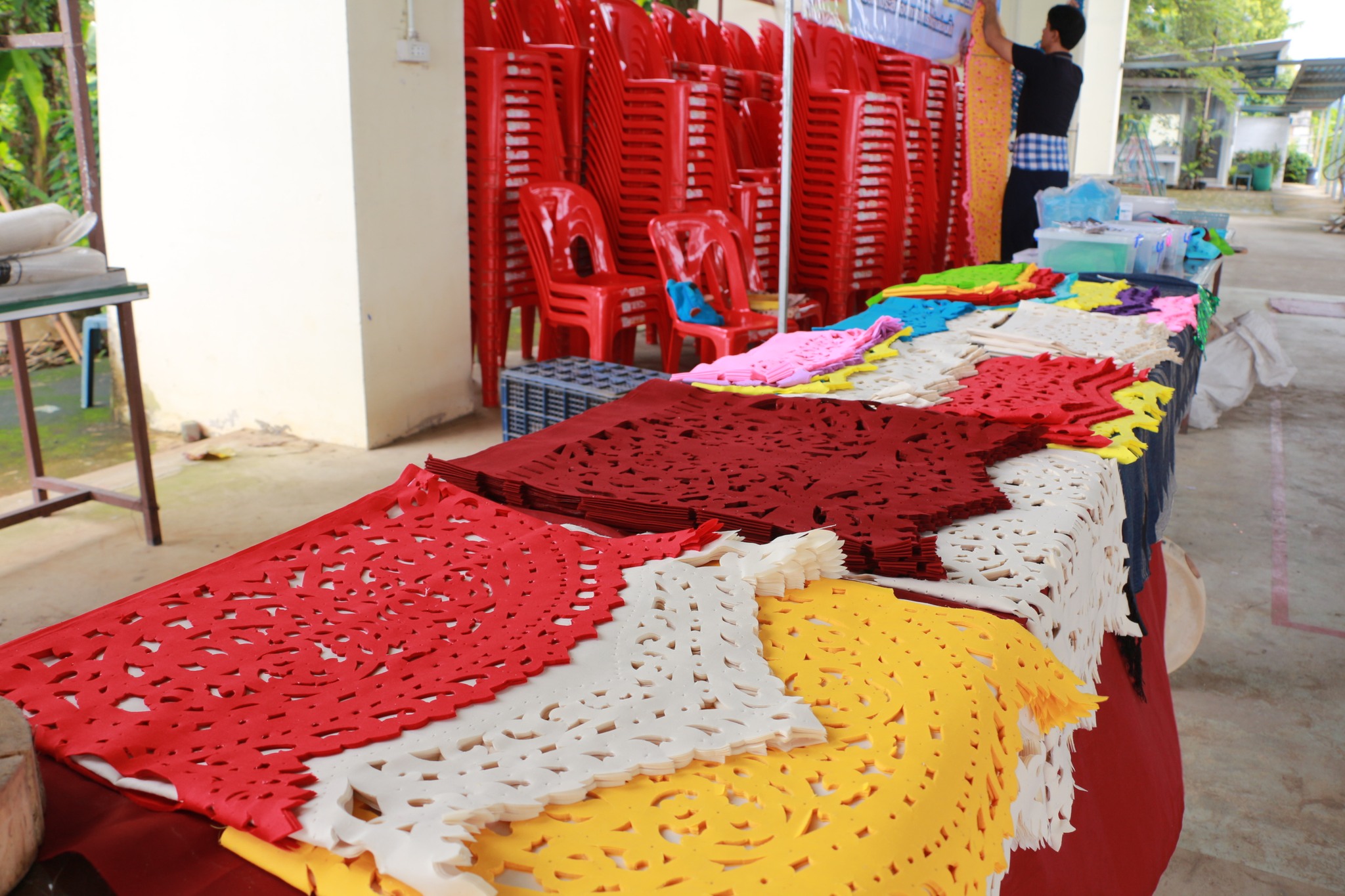  โครงการส่งเสริมพัฒนากลุ่มวิสาหกิจชุมชน การทำผ้าต้องลายล้านนา