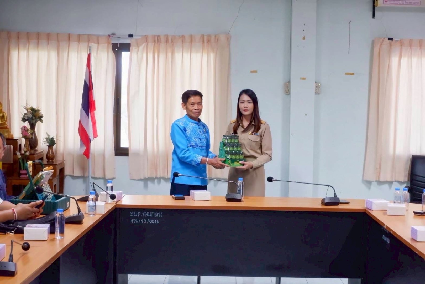  ร่วมส่งพนักงานส่วนตำบลโอกาสโอนย้ายไปดำรงตำแหน่ง ณ อบต.ออนกลาง