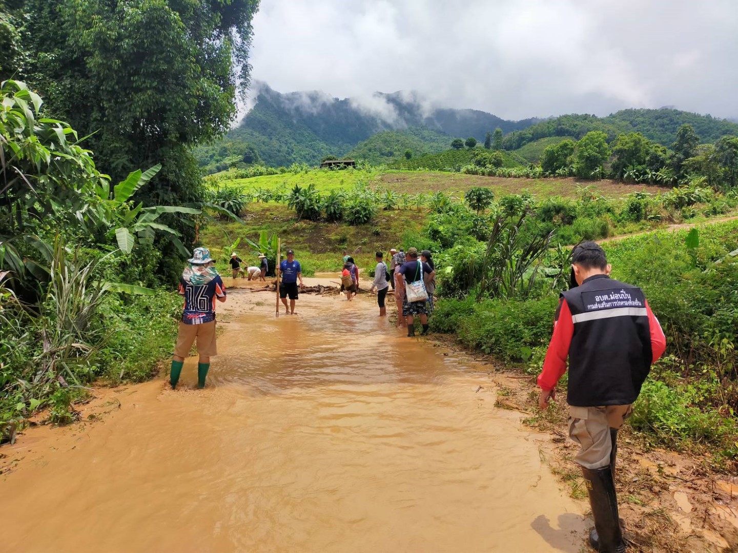 ลงพื้นที่สำรวจความเสียหาย จากเหตุอุทกภัย บ้านหนองบัวคำ