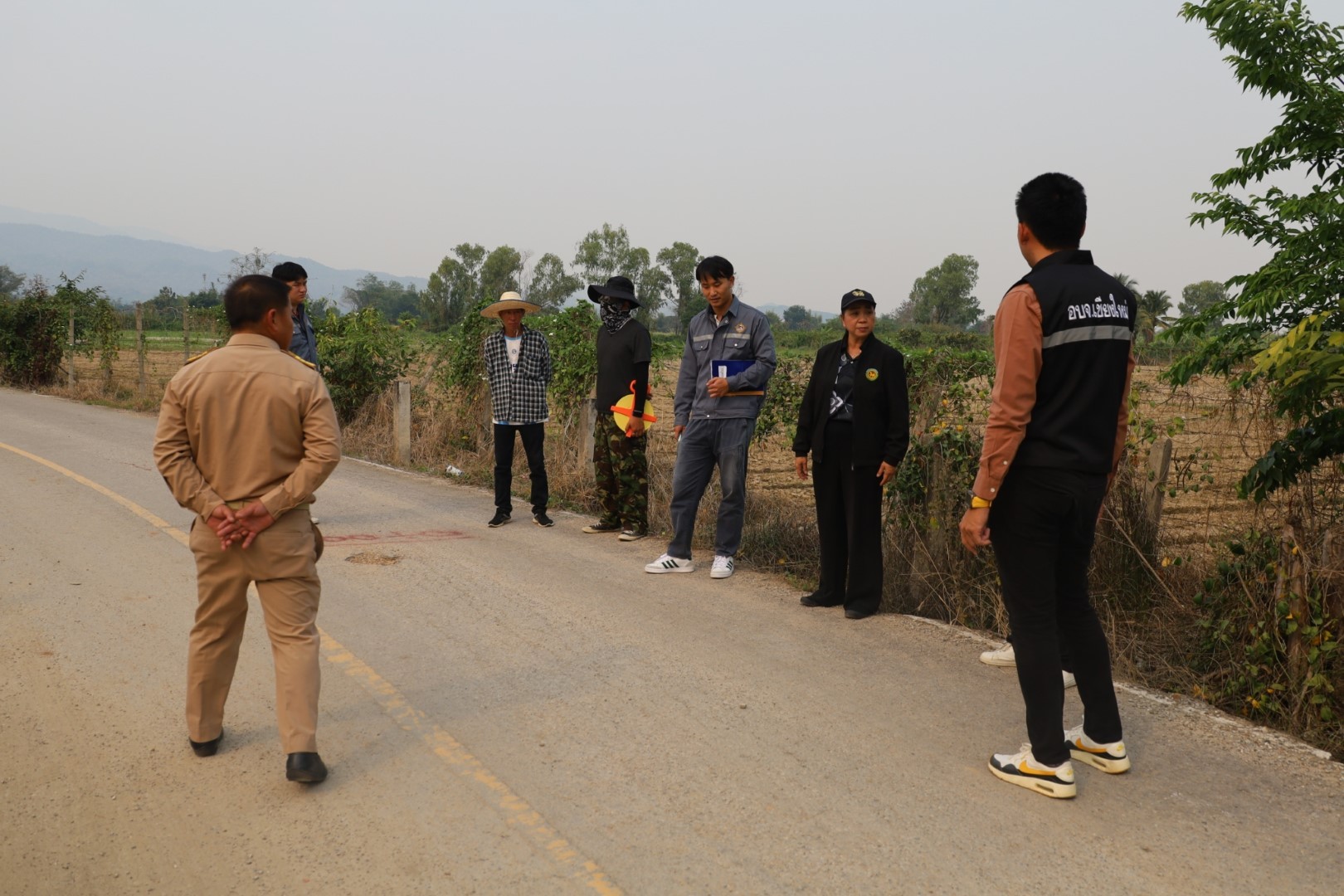  ลงพื้นที่ตรวจสอบถนนชำรุด