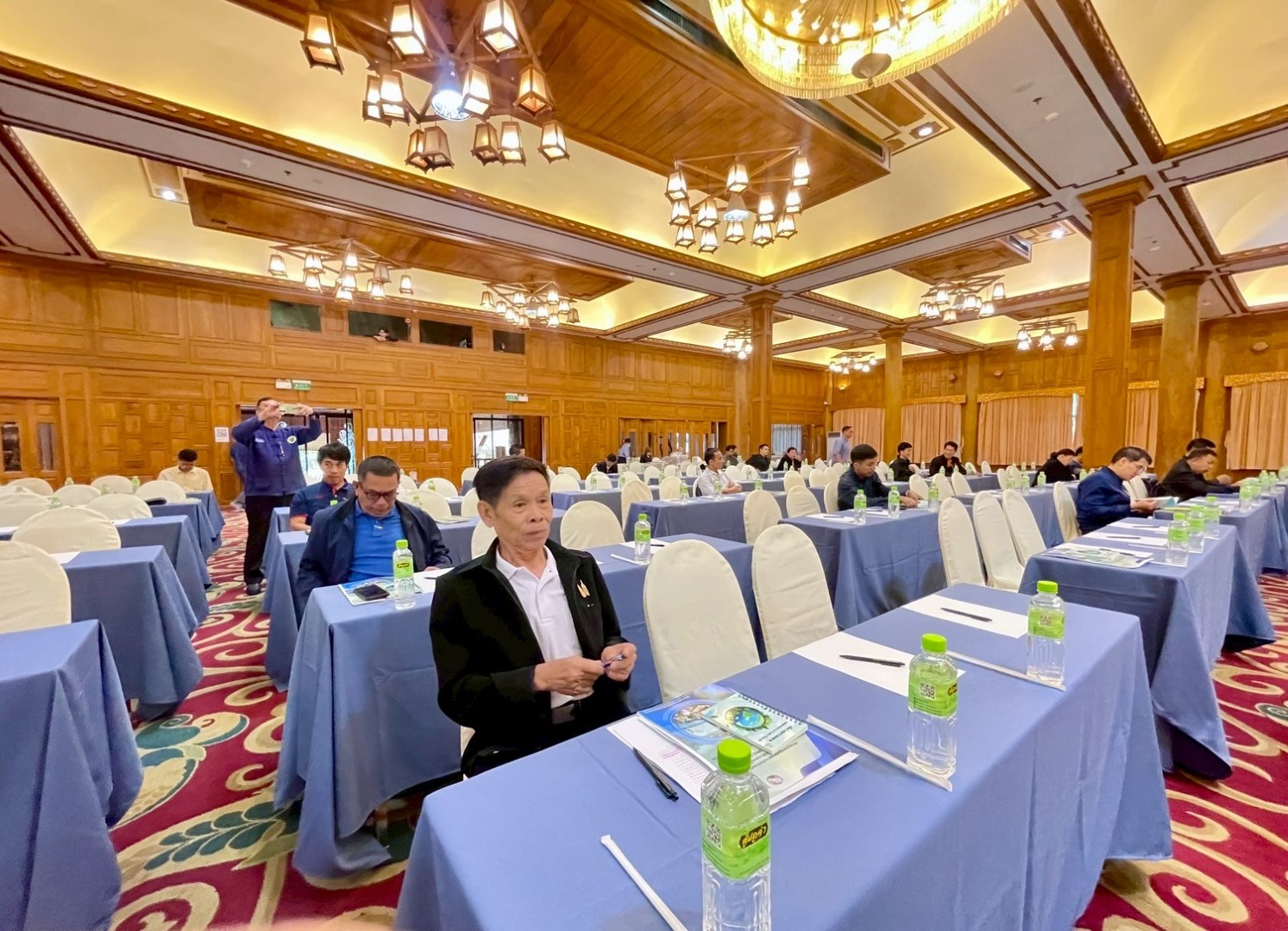 ภาพประกอบ  ประชุมแนวทางการป้องกันและแก้ไขปัญหาไฟป่าและฝุ่นละอองขนาดเล็ก