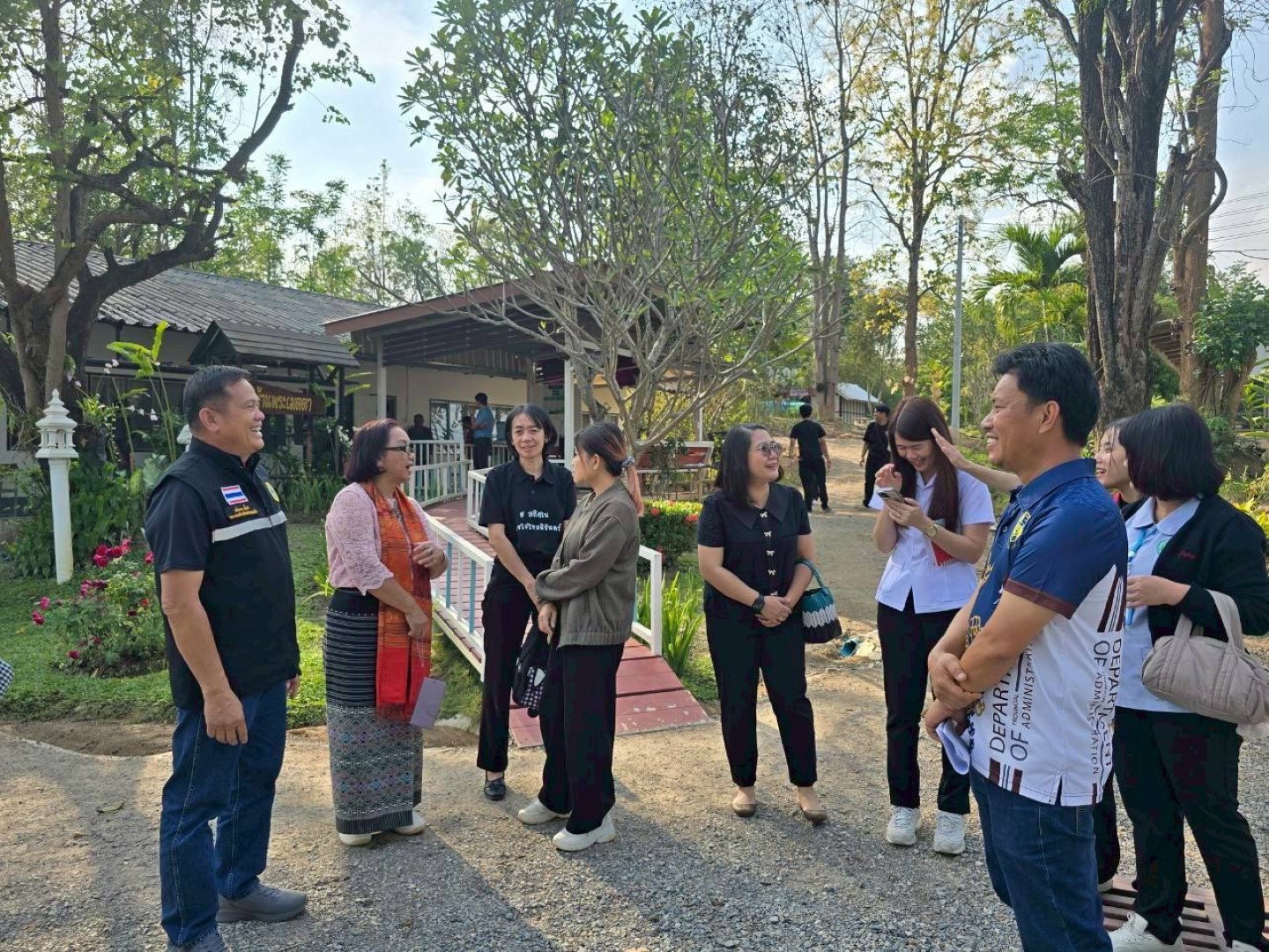 ภาพประกอบ  ส่งเยาวชนเข้ารับการบำบัดฟื้นฟูผู้ติดยาเสพติด