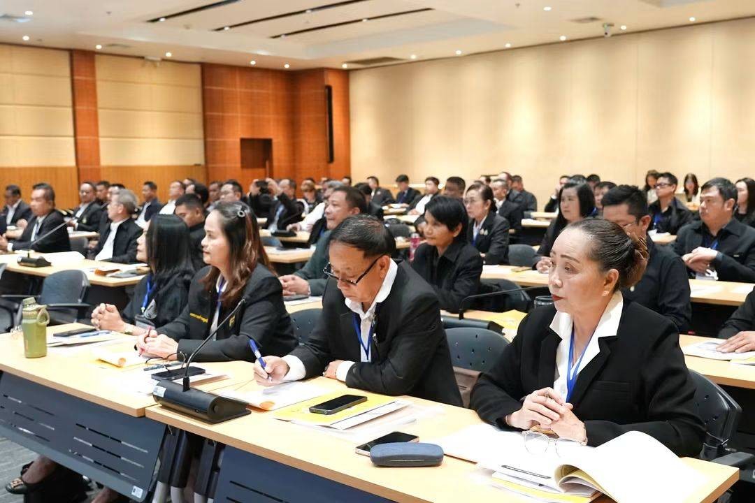ภาพประกอบ อบรมหลักสูตรวุฒิบัตรการเสริมสร้างธรรมาภิบาลท้องถิ่น รุ่นที่ 4