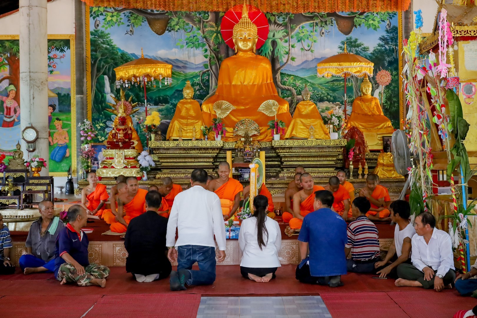ภาพประกอบ ถวายเทียนพรรษา ณ วัดห้วยหมากเลี่ยม และวัดห้วยจะนุ