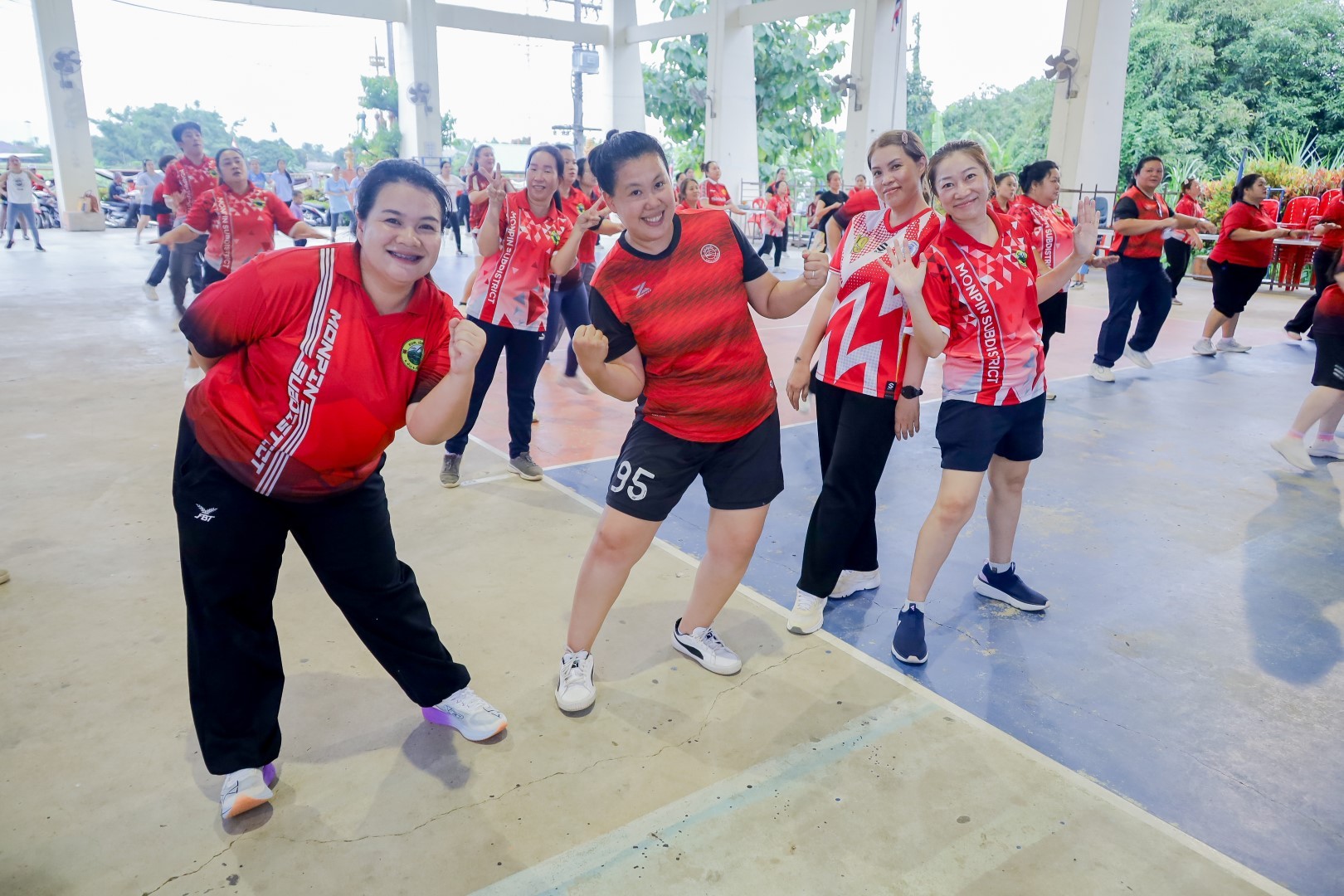 ภาพประกอบ กิจกรรมเต้นแอโรบิกแดนซ์