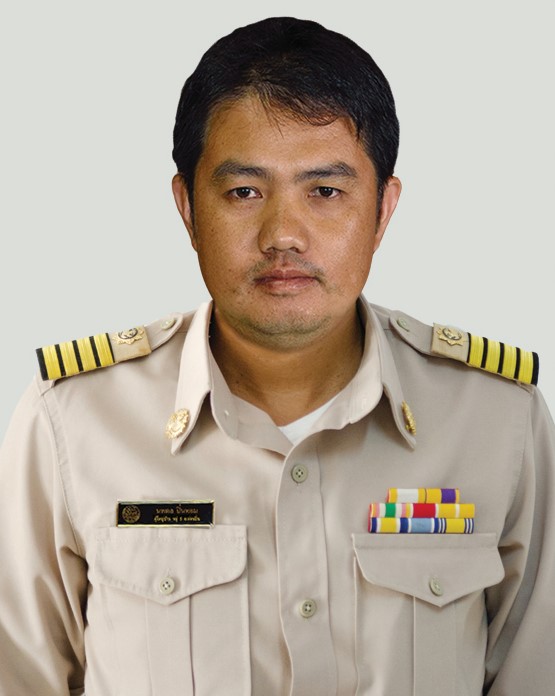 นาย นพดล    ปิ่นหอม