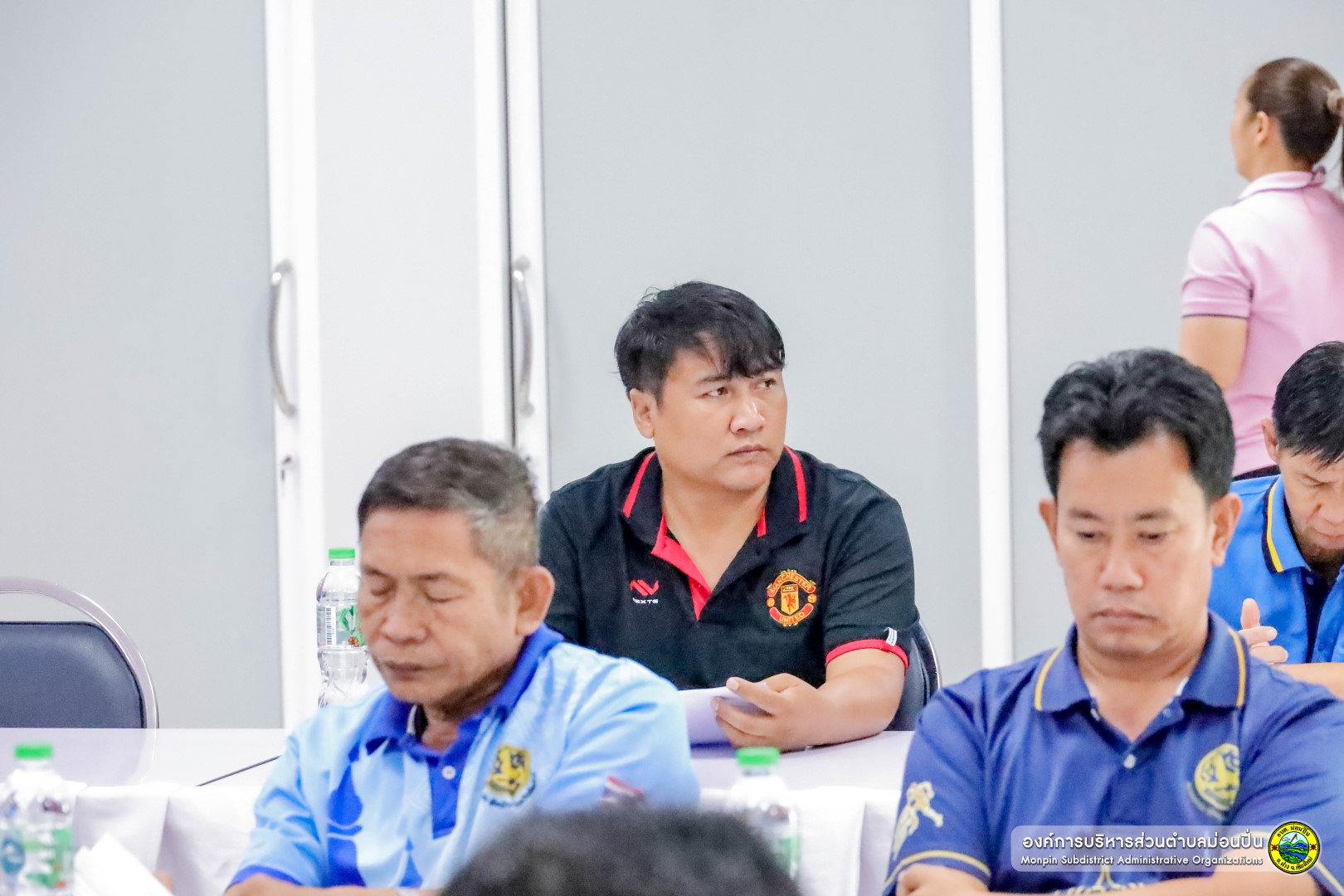 ภาพประกอบ  ประชุมเวทีประชาคมท้องถิ่นระดับตำบล เพื่อจัดทำแผนพัฒนาท้องถิ่น
