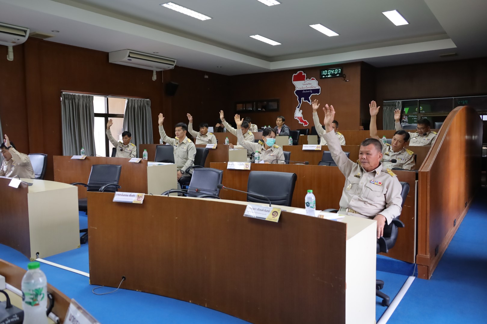 ภาพประกอบ  ประชุมสภาองค์การบริหารส่วนตำบลม่อนปิ่น สมัยวิสามัญที่ 1