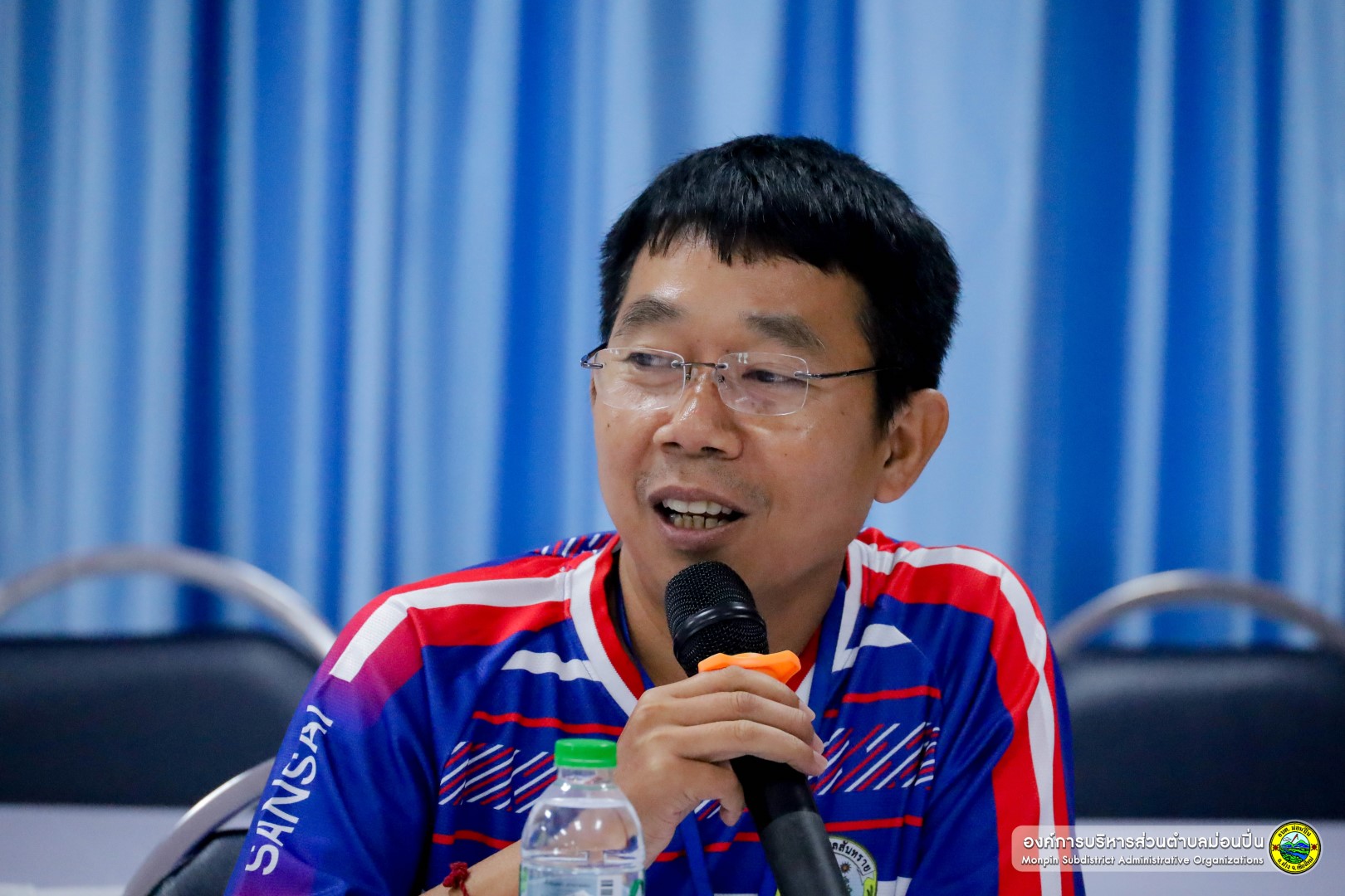 ภาพประกอบ  ประชุมเพื่อแก้ไขปัญหาฝายป่าแต้ง