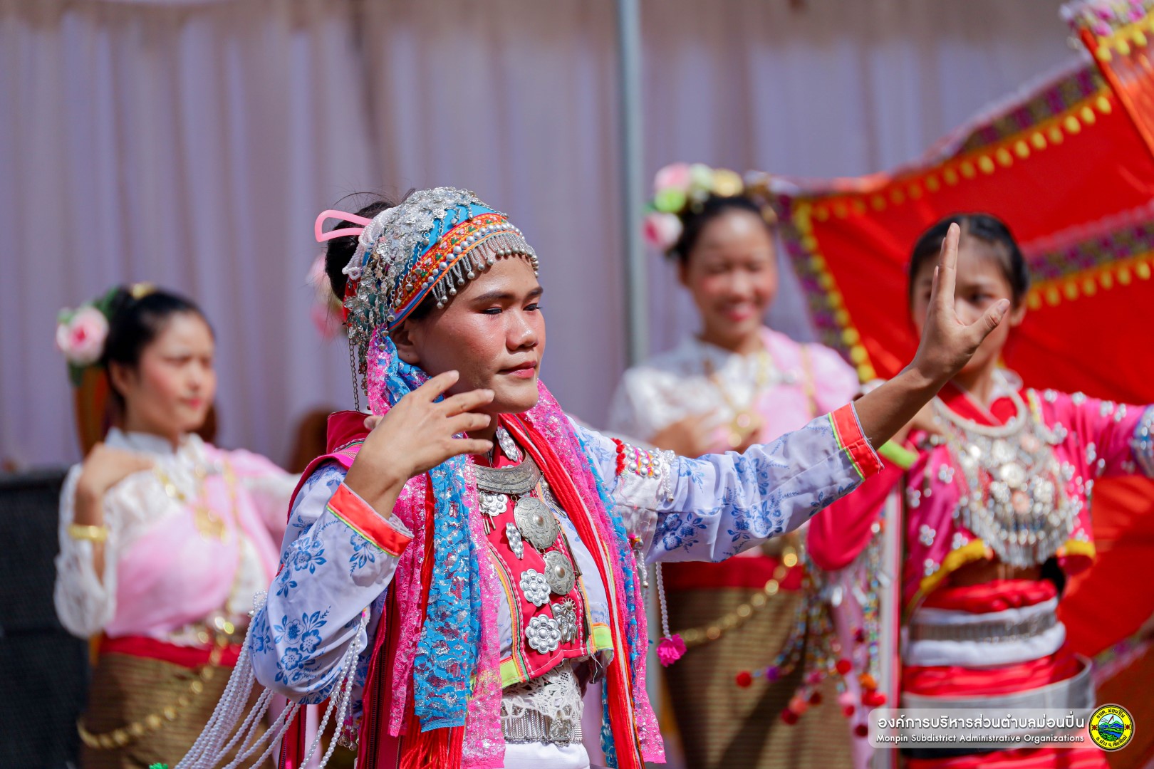 ภาพประกอบ กิจกรรมพีธีหล่อเทียนพรรษา ปี 2568